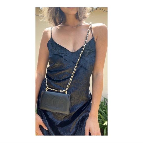 CHANEL Handbags - CHANEL CC Caviar Large Crossbody